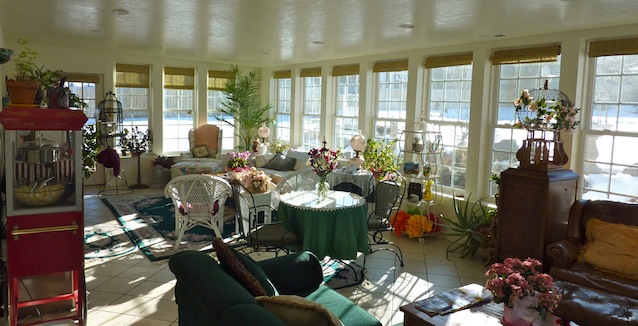 sun room with table and chairs